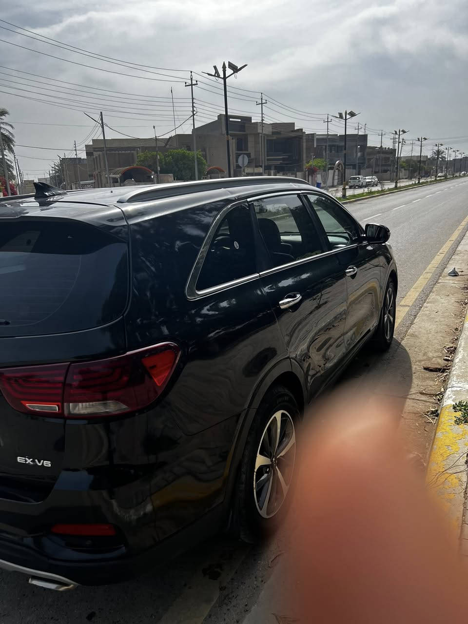 السلام عليكم سورنتو للبيع 2019
فول مواصفات عدا الفتحه 6سلندر 
وارد امريكي حادثه قطع جاملغ خلفي فقط 
الباقي كفاله محرك كير كفاله ماشيه 147الف 
سياره جديده مكانه كربلاء طوريج 
السعر 190وبيه مجال قليل 
رقم ***********
وسعره بلاش
