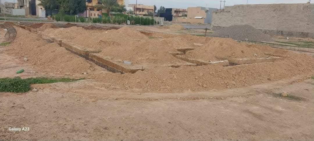 السلام عليكم يوجد كادر عمل 
حفر اساس +تسليح+صب اساس
تفليش ارضيه
 صب ارضيه
لبخ بتلو+  فلانكوت
دفن بتلو
انسب الاسعار الاستفسار على هاذ الرقم ***********
