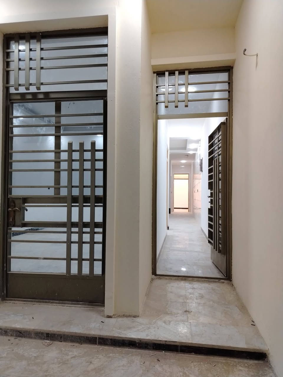 #مكتب_نيوهاوس_للعقار
للبيع ١٠٠ م طابقين حديث ما مسكون منطقة الديوان
بسعر ٢٣٨ مليون
.......
اعلان رقم ٣٧١
.......
مشتمل ١٠٠ م طابقين حديث
واجهة ٥ نزال ٢٠
٣ نوم صحيات عدد ٢ بكل طابق
ارضيات مرمر
ديكورات داخليه وسقوف جبسن بورد
هستوة متقفل زيرو
شارع ١٢م
في منطقة الديوان قرب ثانوية الاصيل
للاستفسار *********** متوفر واتس اب اتصال
مكتب نيو هاوس للعقار الكائن في
حي الجهاد الديوان مقابل الامانة قرب كوفي ركن الديوان
