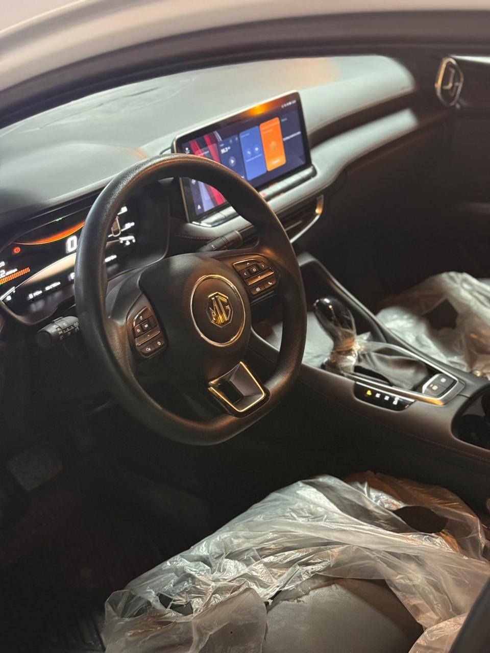 ئێمجی جیتی ٢٠٢٥ فول مواسەفات  بۆیاخ تەنک و شاشە ئەکتیڤ ٢٣ هەزار ڕۆشتوە سارد و بۆیاخی نیە دو چاڵی هەیە دەسکاری نەکراوە هەموو گیانی بەشەرت 
سعری ١١٩ بێ معامەلە
*********** السليمانية, العراق
