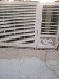 للبيع مكيف الوادي استعمال شهر السعر 300وبي مجال وموجود القطعه الداخليه...
