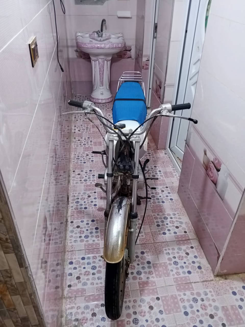 دراجه ايراني اداوات للبيع للاستسفار التواصل واتساب على هذه رقم  ***********
