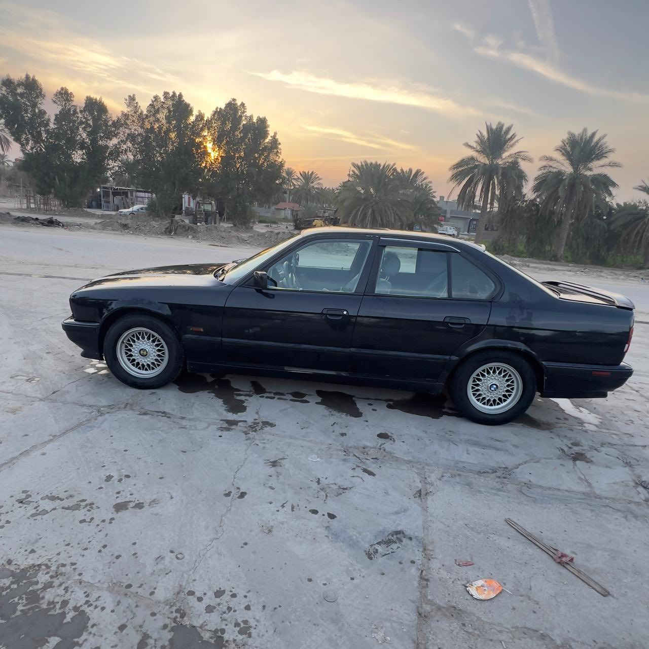 البيـع بي آم دبليو 🩶
مديل 93 ✅. رقم بغداد انكليزي دولي باسمي ✔️

محرك 525 مسكر فانوس  كير مكينه حداديه تخم تاير تبريد دوشمه جاهزه  

تبريد قطعتين غرفه جديدها

فول فتحة سقف كشنات كهربائي 

الـسعر 63 وبيه مجال 

***********

مكاني بابل نادر الثانيه
