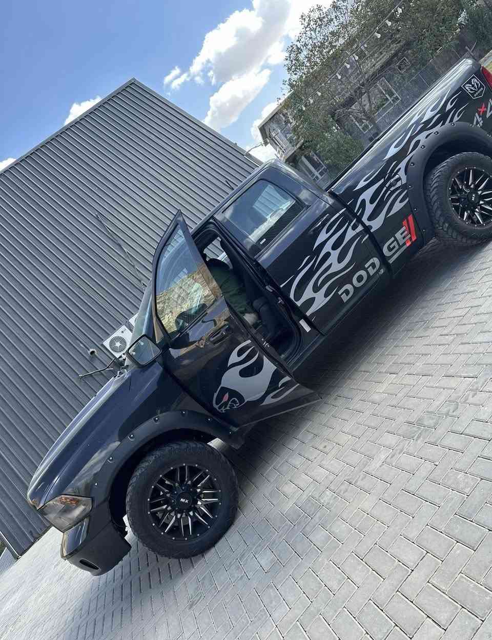 DODGE RAM 1500  Big Horin 2016 V8
الموديل: 2016.

رقم بغداد الجديد بأسمي هزة جديدة

محرك V8 5700 المرغوب

ماشية 75

________________________________

عليها كت ترفيع

وتايرات جبلية امريكية و ويالة اصلية كما مبين في الصور و عليها وايد بودي

________________________________ 

الحادث بسيط جداً طخطخة في جهة السائق والجاملغ الامامي بدون ايرباك فقط بردة بدون شواصي ولغود  

السيارة كاملة مكملة بدون اي نقوصات

مكان السيارة بغداد

للبيع او المراوس

للأستفسار

+964 773 001 5952


**إذا كنت صاحب هذا الإعلان وتريد حذفه لأي سبب، رجاءا أرسل رسالة إلى الدعم الفني**