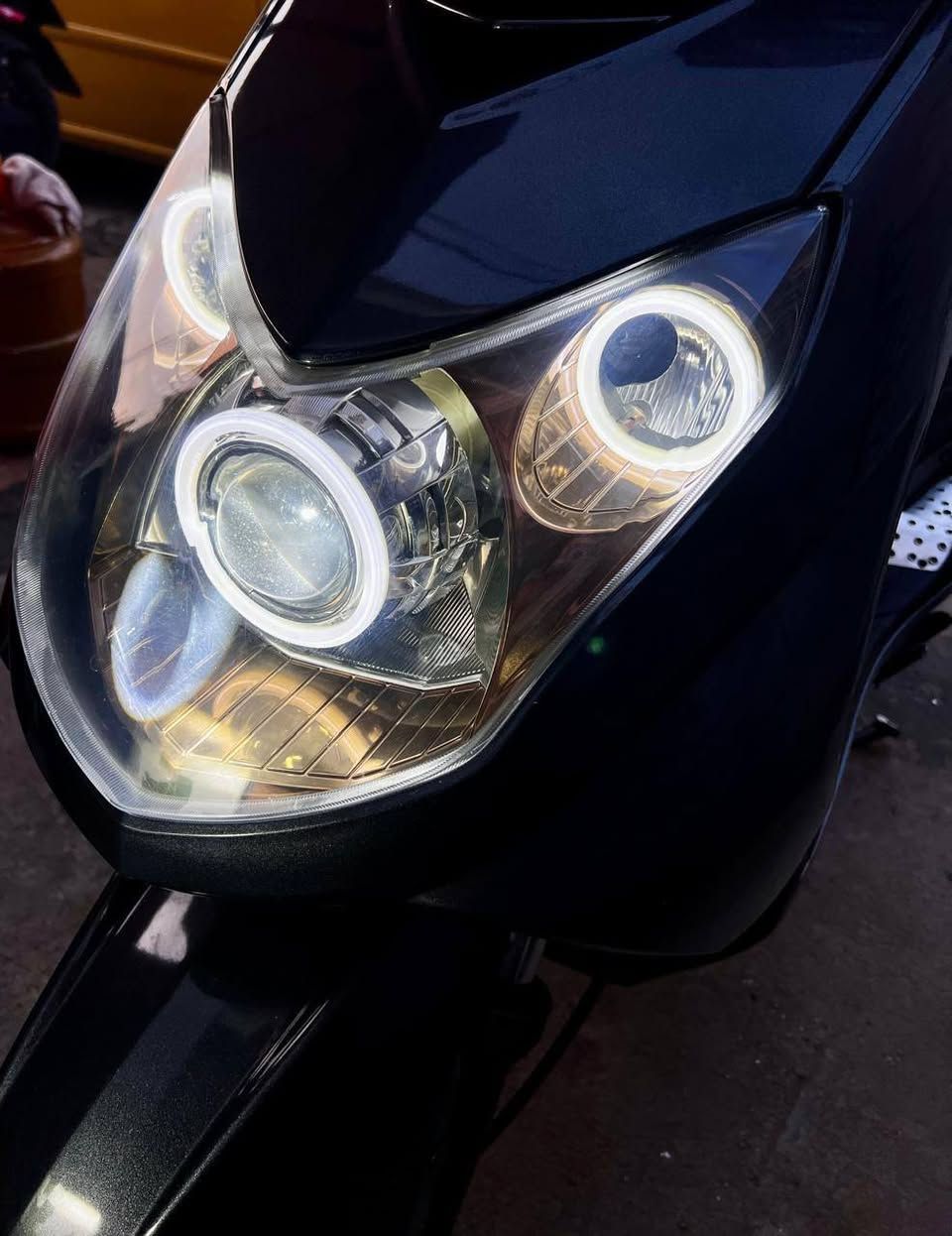 سلام علیكم  لبيع دراجة سكنس فحل كابريتر (مرقمة بغداد انكليزي) ارقام انكليزي   لدراجة جداً معتني بيها الى درجة المكينه خرسه وجدا نشطه نكرة سلف كل 
وقت  ركز بهاي النقطه الدراجة عليه مازده ولايت امامیه عدسة عمل مال سيارة اصلي عالي ناصيو۱ed مكلفتني ل 200 الف ولدات لل اشاير الامامي والخلفي رهيبه جداً يعني مو هالوجين) والكيج الكتروني يجي عداد km الكفرات   امانت الله تجي تايواني كروس دوك حفر لون مميیز بي شذره طستها جداً محترمه الدبلات جدد بلادية الدراجة صارف عليها من كلشي ادامة كامله عليها من تنظيف من بلك وكلجات وخرز وقايش ودهن بريك ودهن مكينة لوكي 
مولى لبانزين كله محسن اخلي رغم هيه كابريتر وفلتر شوته مسلح هذا يضل عمر من داود 
الكشن مدوشمه دوشمه اصليه من اسفنج

والجلد مو تجاريه

وياها ملحقات إضافية من دوسات المنيوم

وقبغ فلاوين احمر

وسيبايه حديد ثقيل اصليه

وصندوك خاص بيها

ويدات بريك تزويد و موجوده الاصليه هم

والمري كذلك

وبيها قبغ جوزه اصلي من شركة Kos

وقبغ بانزين تزويد احمر وتخم تاير جديد زوج  شديته

عنوان الأمين ثانية  رقم ***********

السعر $ 20 ورقة وبيهة مجال) 

>
