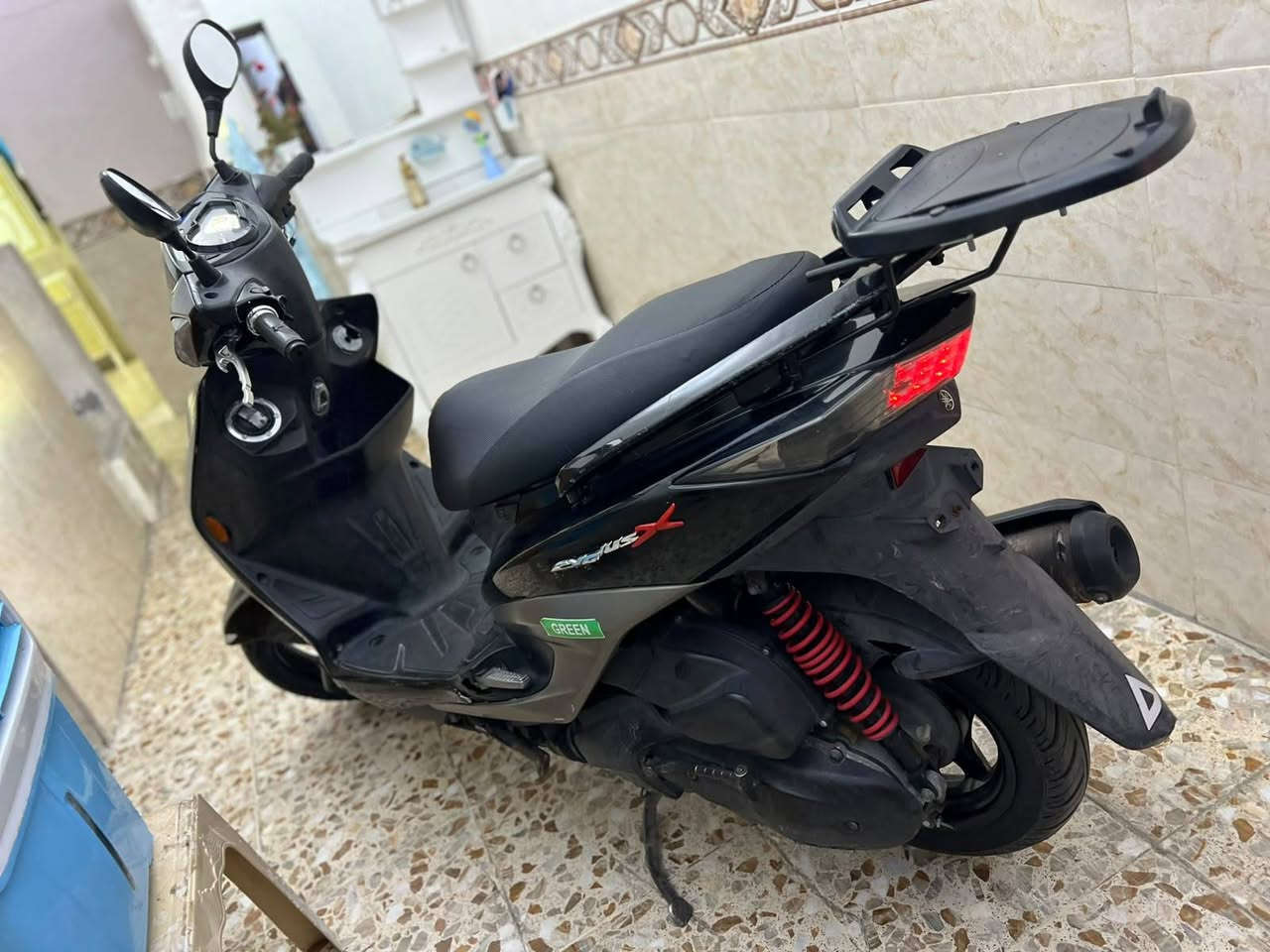 دراجه سكنس فحل لد ياباني جديده مال رمبه نوزل خطين قبق نفخ ستان كهرباي طلاعات مكينه ناعمه كهربائياتها كلها شغاله دراجه جديده مكفوله اي نقص مابيها السعر مليون 150 الف العنوان بغداد الكرخ رقم ***********
