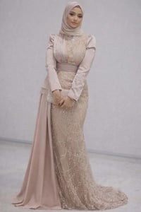 مقاس ٤٠-٤٢ • لبسة وحدة • شغل يدوي فخم