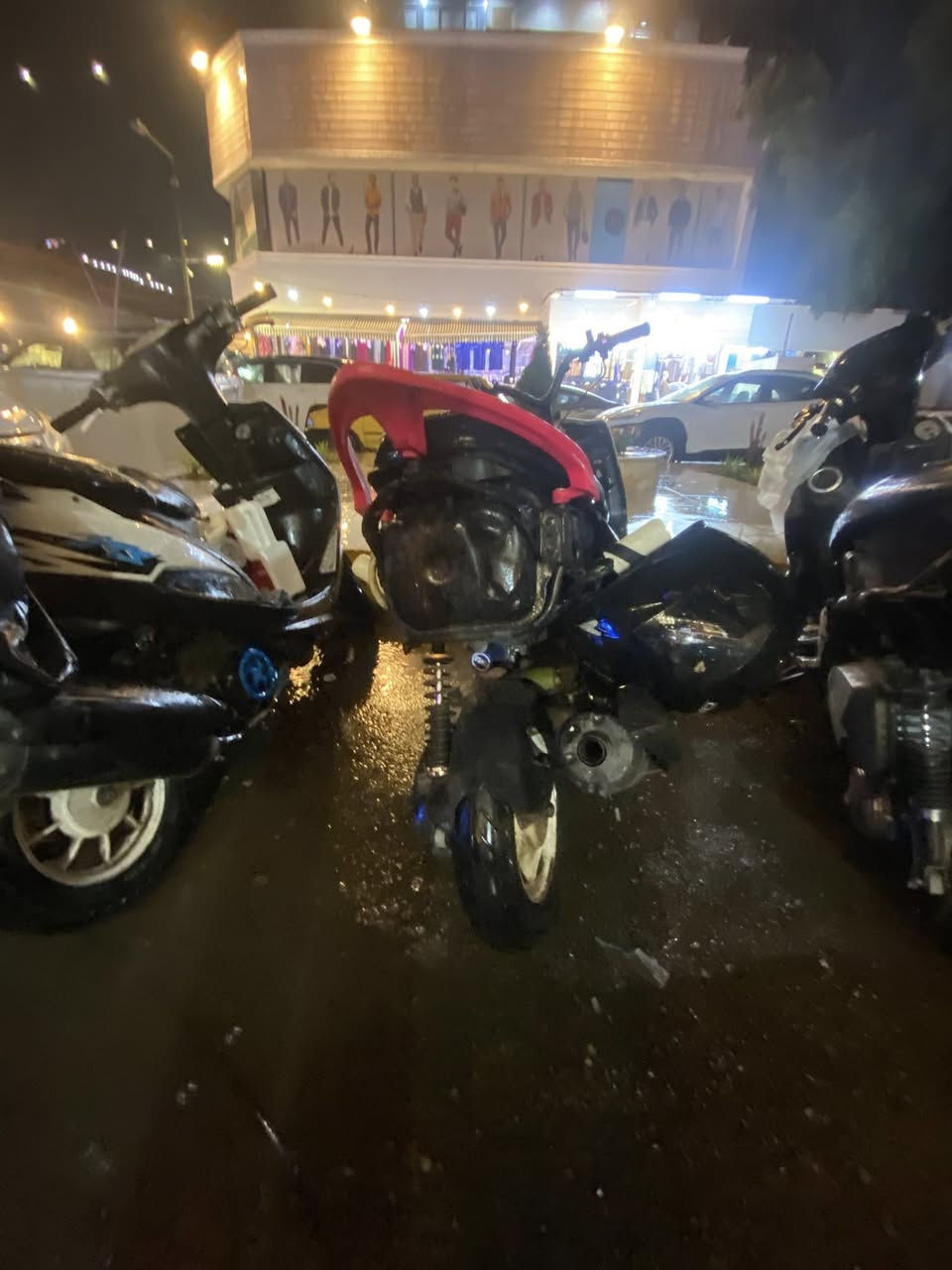 سلام عليكم بسبب وعودً كذابه يتم أعاده نشر. دراجه ماكس عدله بوشه ٥٥ سلف وهندر كامله مكمله شغل وتطلع   ٤٠٠ وبيها مجالً ***********
