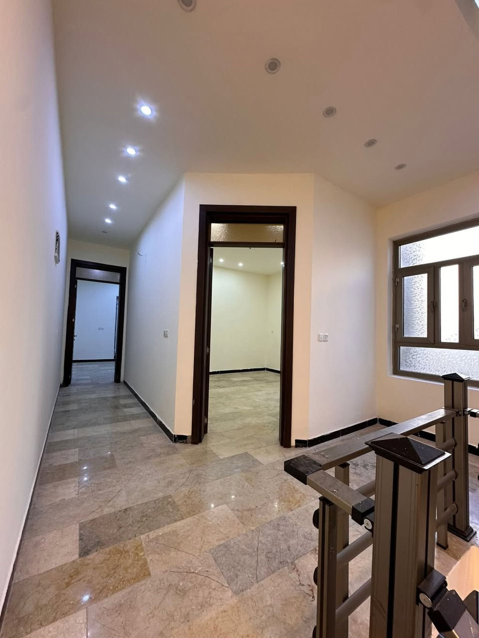 للايجار في السيدية للايجار ...

عقار مميز بالسعر والموقع 📍زيرو مودرن

المساحة 150  والواجهة 6 م والنزال 25 م 

الموقع السيدية الضباط قرب جامع الكبيسي موقع مميز وحيوي قرب خدمات

يحتوي العقار على 5 غرف نوم واستقبال ومطبخ وصالة مع خدمات صحية عدد 4 مدخلين وثلاث طوابق وكراج سياره مع حديقة 

مجهز كاونتر درجة اولى 

ارضيات مرمر واجهة مرمر ابواب درجة اولى ديكورات 

# للاستفسار والمعاينة الأتصال على الأرقام التالية

***********

او زيارة موقع الشركة 📍
بغداد السيدية شارع الخيزران مجاور السيطرة 

شركة آرام للاستثمار والتطوير العقاري 

#عقارات_السيدية  
#بيت_للبيع_السيدية  
#عقارات_بغداد  
#بيت_بغداد  
#السيدية  
#عقار_السيدية  
#بيت_للبيع
