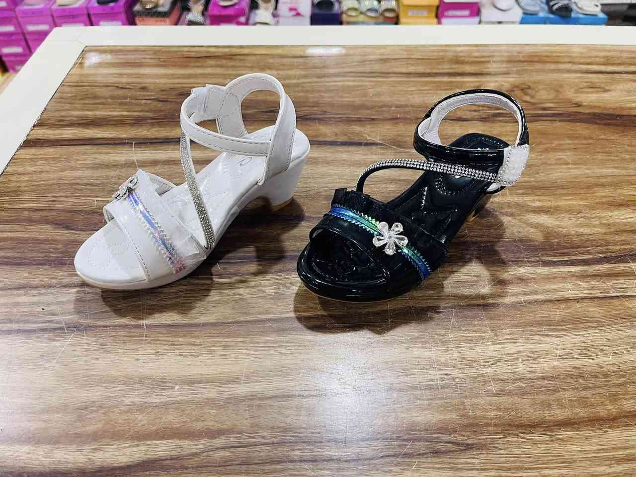 السلام عليكم 

كما واعدناكم بل موديلات 
على بركة الله اليوم وصلت صنادل بناتي مرتبة 
محلات علي العيسى للاحذية
العنوان اسديرة وسطى مقابيل عيادة الدكتور معيد


**إذا كنت صاحب هذا الإعلان وتريد حذفه لأي سبب، رجاءا أرسل رسالة إلى الدعم الفني**