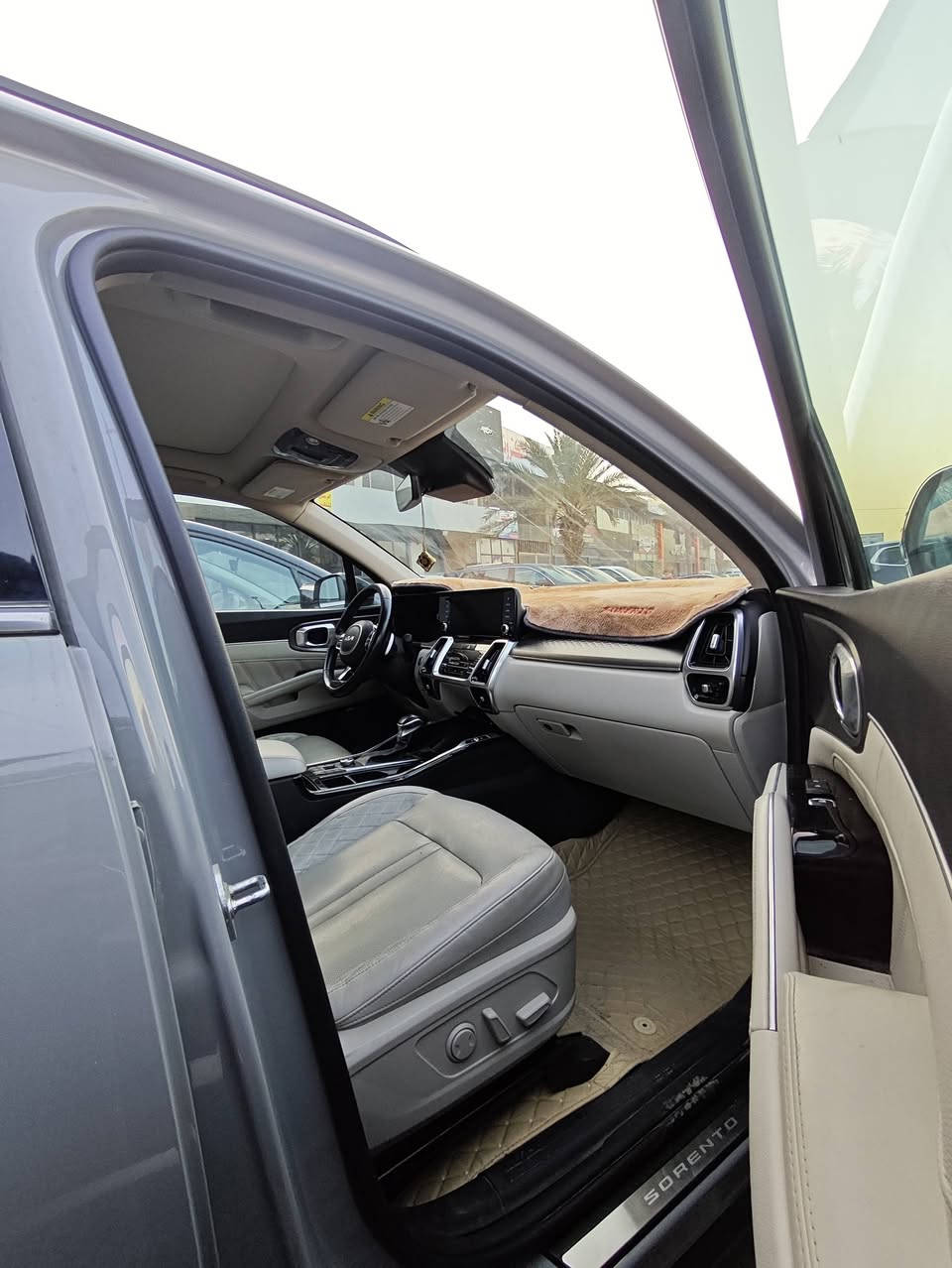﷽
كيـا سورنتـو 2022 SX - PRESTIGE 
السياره جديده ونظيفه جدا ومابيها اي شي نقص فول مواصفات مرقم بغداد كامل تحويل ثاني يوم 
لأستسفسار اكثر : ***********
