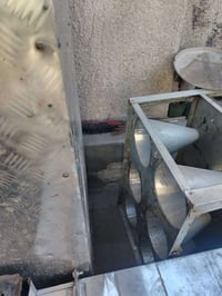 بيع غراض محل كامله مال دجاج  شوايه و هلاسه و مذبحه ومجمده و مبردات ثني...