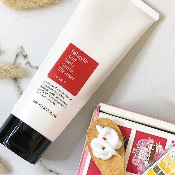 عرض الجمال ودلال يمنه وبس بمناسبة شهر مضان الفضيل سويت الكم عرض علئ التوصيل اطلب قطعة توصيل 4 الف
اطلب 3 قطع توصيل 3 الف  اطلب 5 قطع توصيل الفين 
سارعو واستغلو العرض لمدة يومين فقط
🔥🔥🔥🔥🔥🔥🔥🔥🔥
غسول كوسركس مناسب للبشرة :
المعرضة لحب الشباب
والبشرة الدهنية والبشرة المختلطة 
والبشرة التي تعاني من الرؤوس السوداء

🟥 منظف رغوي مقشر بحمض الساليسيليك اسيد يقلل من ظهور حب الشباب ويعزز نضارة البشرة مناسب جدا للبشرة المعرضة للحبوب

🟥 يتكون من 0.5٪ حمض الساليسيليك ومكونات نباتية مختلفة بما في ذلك زيت شجرة الشاي وماء لحاء الصفصاف ،
يزيل حمض الساليسيليك خلايا الجلد الميتة ويفسح المجال لخلية الجلد الجديدة ؛
 
✅ فعّال للغاية في تنظيف البشرة الدهنية 🌷🌷الزائدة دون تهييج أو تجفيف بشرتك. مثالي للاستخدام سواءً في النهار والليل لإنتاج فقاعات وفيرة مع ملمس ناعم ولطيف.
#كوري

#يوجد_توصيل_لكافه_المحافظات


**إذا كنت صاحب هذا الإعلان وتريد حذفه لأي سبب، رجاءا أرسل رسالة إلى الدعم الفني**