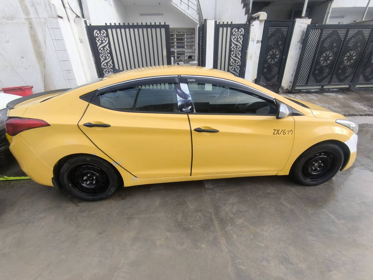 سلام عليكم للبيع النترا موديل 2013 امريكي 
دفتر بانزين ومنظومة غاز كامل 
حادث السيارة بيه بجم امريكا فقط 
محرك 1800 دوش مصفره هيئه وغرامات السنويه ٢٠٢٧ السياره ليبل واحد بدون تبديل  وجهازه من كلشي شاشه جبيره تحكم ستيرن كير مكينه حداديه تخم تاير كله جديد تبريد يحتاج غاز  سعر 97


**إذا كنت صاحب هذا الإعلان وتريد حذفه لأي سبب، رجاءا أرسل رسالة إلى الدعم الفني**