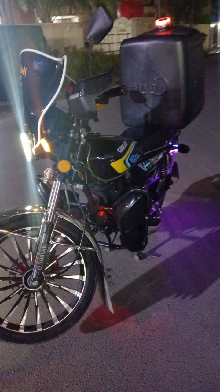 سلام عليكم دراجة  سونك للبيع مديل 2024 محرك 200ss دراجة مكفولة وحلوة السعر850الشراي بلخدمه مكاني بغداد حي النصر  اتصل وتدلل رقم ***********
