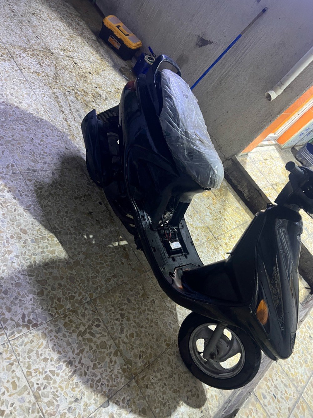 بس الكهربائيات يرادلهن ترتيب الباقي كله شغال سلف هندر كفرات نظيفة سعرها 400 بيها مجال بسيط