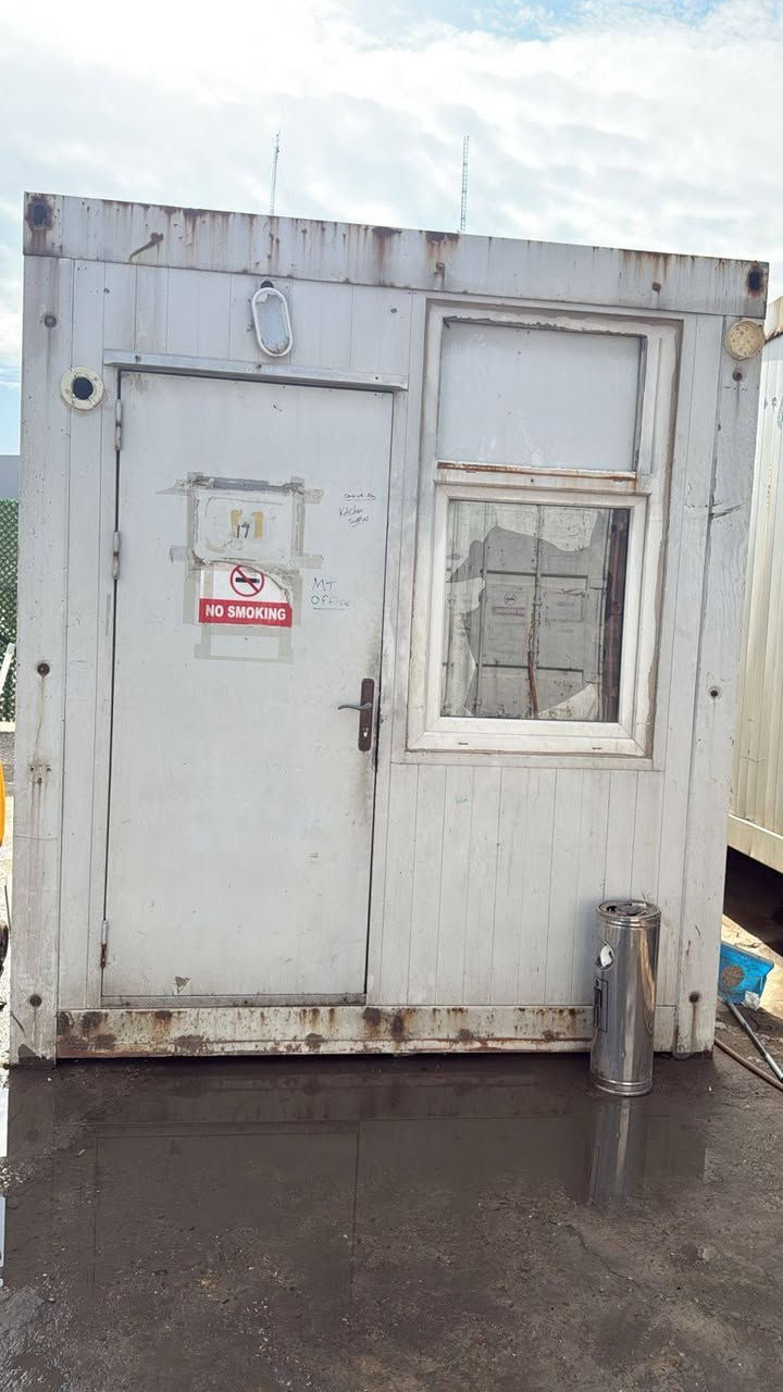 السلام عليكم متاح كرفانات عدد ٢ في اي بي غرفه وحمام ٦ ب٢ شراي خابر وبل خدمه ***********
