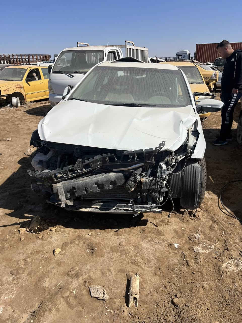 السلام عليكم
اكسنت 2016 خليجي فتحة و المواصفات المعروفة ابيع على على حادثها معروضة ب45 و بيها مجال 
***********
اخوان الي ما تفيده السيارة لا يعلق رحم الله والديكم
