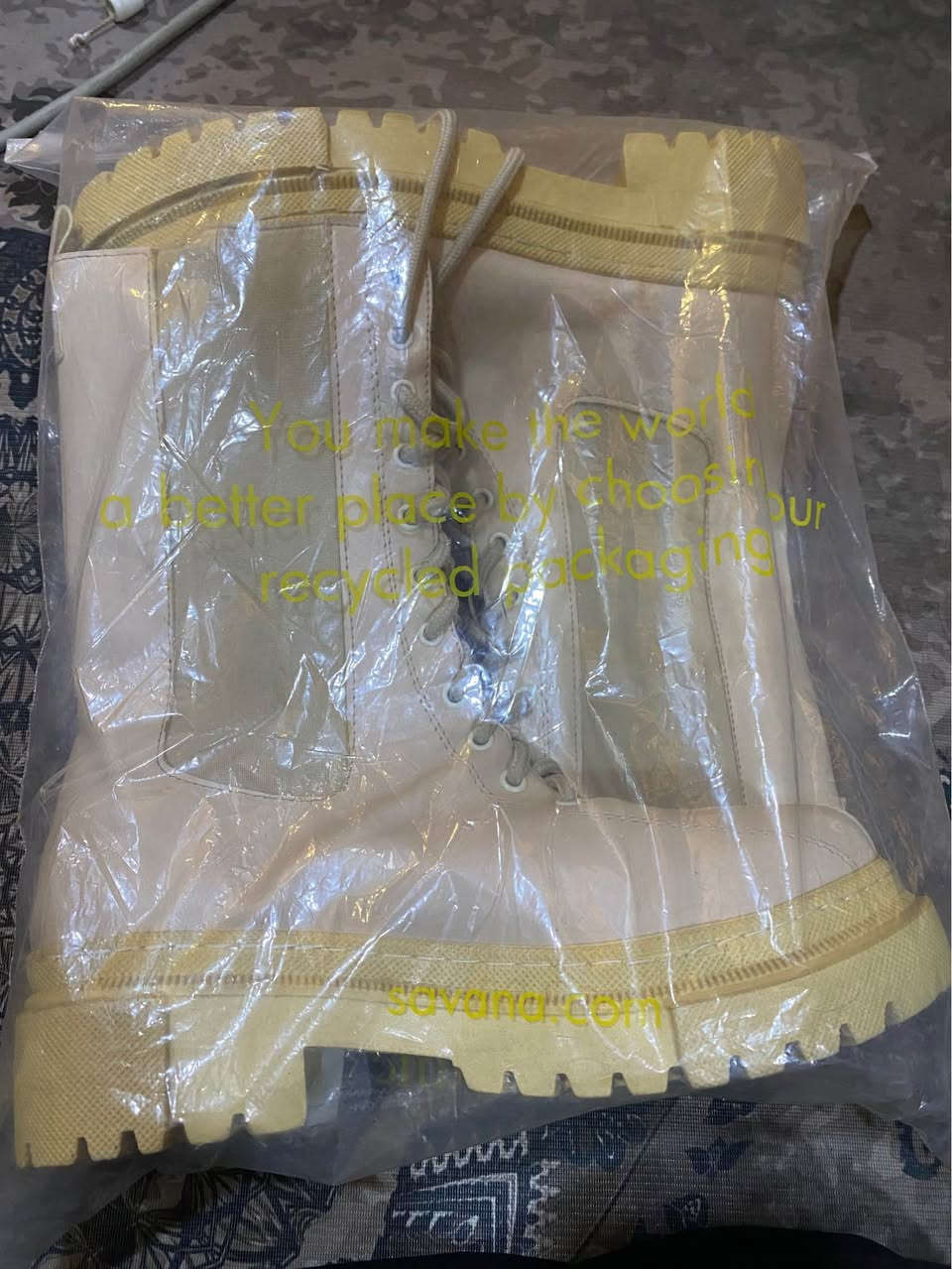 السلام عليكم 
بوت نسائي باله 
قياس 37 
سعر 10 الاف 
مكاني بغداد بلديات 
رقمي ***********
يوجد توصيل بغداد, العراق
