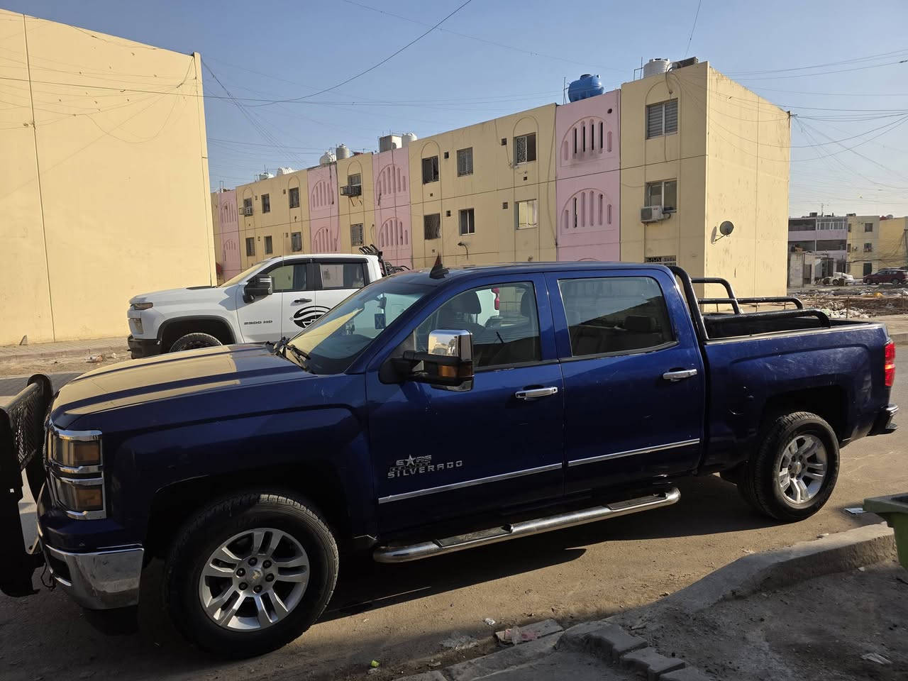 سلفرادو LT موديل 14
رقم بغداد ألماني 
باب طويل بدي قصير 2 ويل

كشنات كهرباء و تدفئة فرس وسطي 

تحكمات ستيرن جهتين 

كاميرا خلفية 

شاشة كبيرة

كير ومحرك شرط وكرنتي الأكسل ونة بعد 130 

حادثها بأمريكا موجود من ظمن الصور بالمنشور 

السعر 150$
العنوان بغداد الطالبية 

***********
