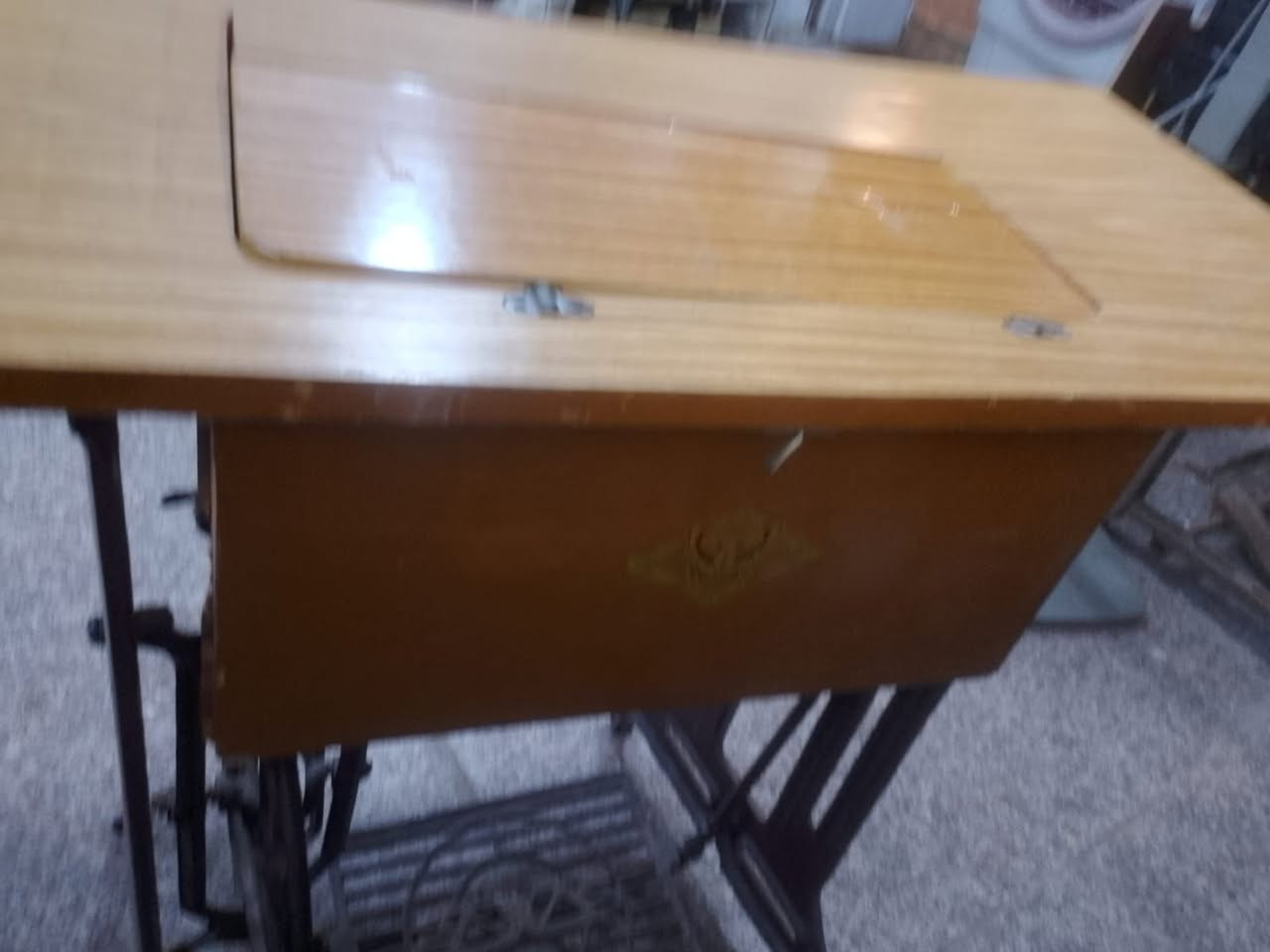 مكينه فراشه اصلي باب اول مع ميزها الاصلي بسعر 150 الف متوفر توصيل لكافه العراق تخيط رجل وكهرباء للحجز خاص


**إذا كنت صاحب هذا الإعلان وتريد حذفه لأي سبب، رجاءا أرسل رسالة إلى الدعم الفني**