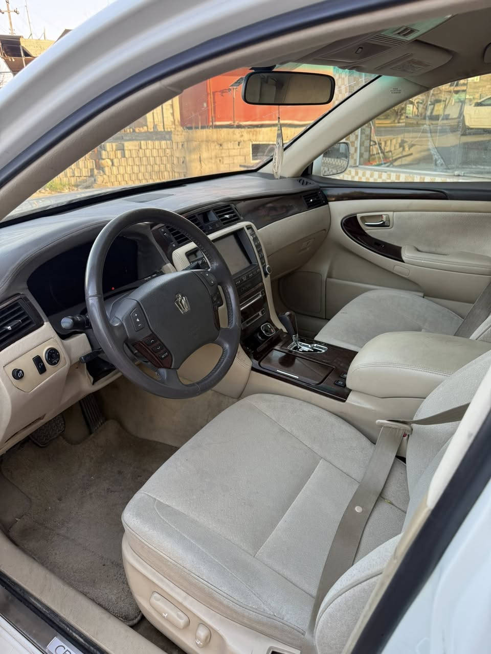 (سەرەتا بەناوی خوای گەورە)
شاهانە بڕاوە ی پاکەتی📦
گێڕگەورە مەکینە بچووک 
مۆدێل ٢٠٠٨
ساج مەلەکی
سێ دوگمەی 
پەردە
کامل کامل جایز کراوە
تەبرید ساردووگەرمی مەزبووتە
جامی پێشوودوا هەڵگیراوە 
برێک بەسراوە
٢کووشن کارەبا
٤تایەو ویلی لۆکی لەژێرە
١٣٠هەزار ڕۆشتوە
سیعری ٥٢گەڵاوو مەعمەلە
ژمارە تەلەفوون 
***********
