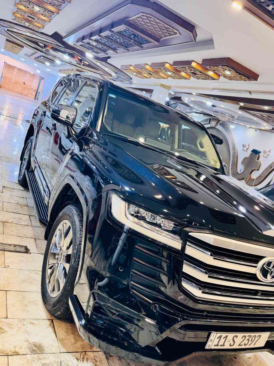 � لاند كروزر VX 2023 فول مواصفات !
السعر اخر الوصف

✨ المواصفات:

 • محرك 6 سلندر بسعة 4000 سي سي، بدون تيربو.
 • عداد المسافات: 40,000 كيلومتر فقط.
 • أبواب شفط كهربائية وصندوق شفط كهربائي.
 • خمس كاميرات لمحيط كامل.
 • مقاعد كهربائية مع نظام تبريد وتدفئة.
 • إضاءة LED نهارية وليلية.
 • شاشة أمامية كبيرة.
 • تصميم أنيق ومغطاة بـ PPF لحماية الطلاء.
 • جميع التفاصيل الخارجية تتميز بالنيكل الفاخر.
السعر : 72,500$

للاستفسار :
*********** 

0783 339 0465 البصرة, العراق
