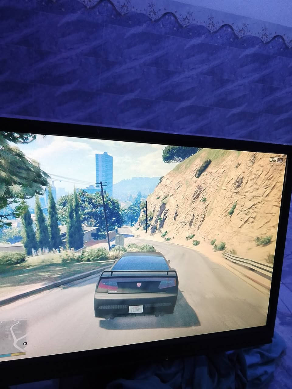 سلام عليكم كيس وشاشه وكيبلاتها وماوس وكيبورد كامله مكمله
i5 2400
RAM 8
بيها ثنين هارادات 1Tو الثاني 500
GPU GT1030 2GB
السعر 85 قفل 
بيها هواي العاب منها GTA5 على 1080 60 فريم 
مكاني بغداد ما عندي توصيل اسف على الاطاله 
ادمن ❤️


**إذا كنت صاحب هذا الإعلان وتريد حذفه لأي سبب، رجاءا أرسل رسالة إلى الدعم الفني**