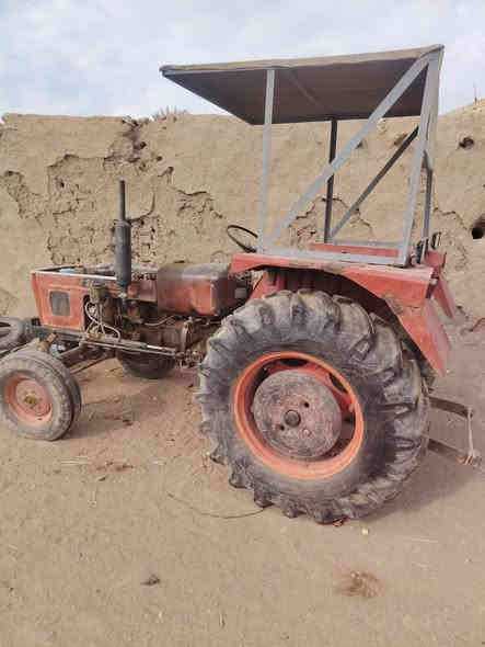 للبيع عنتر ٨٦ رقم  وسنويه بدون تحويل محرك مكفول بم مكفول جهاز كهربائيات مكفوله نكره سلف وياهه خرماشه ٢ونص متر المكان البدير للتصال على الرقم *********** سعر  ٤٢٥٠ وببهه مجال
