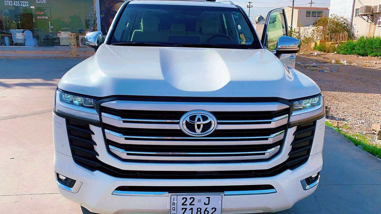 نوع السياره : تويوتا لاندكروزر  VX سبعينيه
ســـــــنة الــــصـنع:2022

لوحة التســـجيل: اربيل 
الــمسافة المـقطوعه:   81لف كم
نـــاقــــل الــــــحركــة:  اوتوماتيك
ســــعة الـــــمــــحرك:  6 سلندر حجم 4000 تنفس طبيعي المرغوب
انــدفــاع الــعــــجـلات:خلفي وامامي (دبل اكسل)  
لــــــــون الــــســـيارة:ابيض صدف
لــــــــون الــــفـــــرش:  جلد بيجي 

الـــــمــواصـــفات . 

 شاشه كبيرة لمس كارپلاي بلادي
مرايات كهرباء  وقلاب
  تبريد مركزي 3 قطع
 ثلاجة 
تحكم استرين
 نظام ايكو 
تبريد وتدفئه لجميع المقاعد السائق وجميع الركاب
سستم صوت كامل  gbl
شاشات عدد 3 بلادي حفر من الكشن مو تركيب
سلايت
دبل اكسل
ويل كب كروم حجم20
بكرة تحكم بوظعيات القيادة 
ريتايدر 
داخل مطعم بصاج بلادي
دوسات ختم واناره لاندكروز بلادي
شاحن لاسلكي لشحن الهاتف النقال بلادي
اشارة متحركة
هاندبريك بصمة واوتو هولد
لايتات امامي متحرك زنون
رادار امامي توقف ذاتي
كشنات خلفيه كهرباء 
شاشه تحكم لوحة مفاتيح التبريد الخلفيه دجتال
مخرج كهرباء تغذية خلفيه 100W و220V

الجامات كلها مغلفه لزكات بريطانيه پولورايز عاكس للظوء وظد الحراره وبيهه نوع من التظليل المسموح 
 باقي مواصفات الاندكروزر  VX المعروفة 
حـالة الـسيارة مكفولة كفالة عامة فقط 3 نقاط تكحيل بلدعاميه الخلفية وواحده بلدعاميه الامامية
استيراد شركة ساز صفر اربيل
السعر 660
***********
