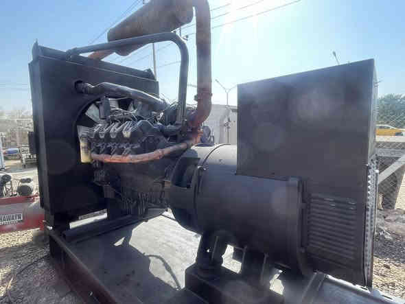 #وجبة جديدة اسعار مناسبة
سكانيا 144 حجم 015  
بمب كهربائي
توليد 400 كيفي
شاشه حمايه 
راديتر كلر
عنوان فرع الأول ديالى خانقين 
فرع الثاني أربيل صناعه جنوبيه 
هاتف ***********
***********
***********
