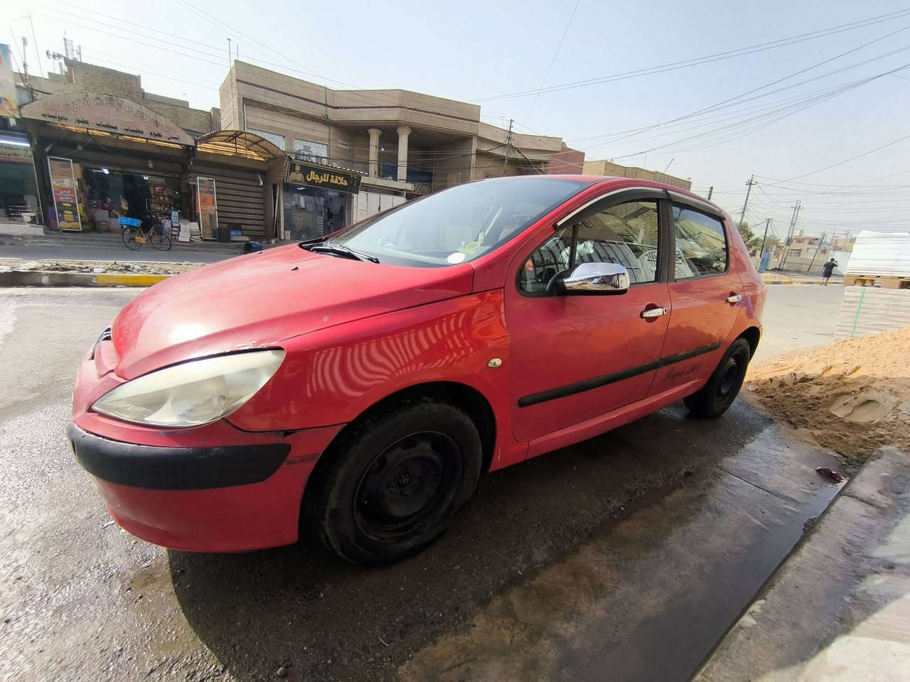 بيجو 307 موديل 2005 للبيع
محرك كير خير من الله
تبريد تدفئة
ثلاجة شغالة
صدرها تمام
رقمها دولي بغداد بأسمي تحويل ثاني يوم
السيارة بدون حادث فقط طخات بسيطة 
بيها الجاملغ مكسور ويتبدل بلادي على حسابي 
مكاني بغداد الشعب السعر 45 
***********
