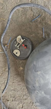 منظومة غاز حوضيه 60 لتر جديدة جداً بدون اي عطل فتحتها من سيارتي مشدودة...