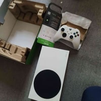 (( اكس بوكس سيريس اس)) اخو لجديد لوك مستعمل قليل  بي العاب جيتي اي وفو...