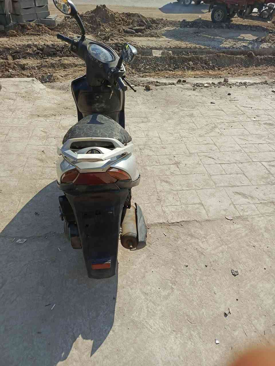 السلام عليكم دراجه ماكس 140 كامله مكمله نكره سلف كهربائيات كلها شغاله مكينه تخبل وخير من الله السعر 350
*********** الشعب
