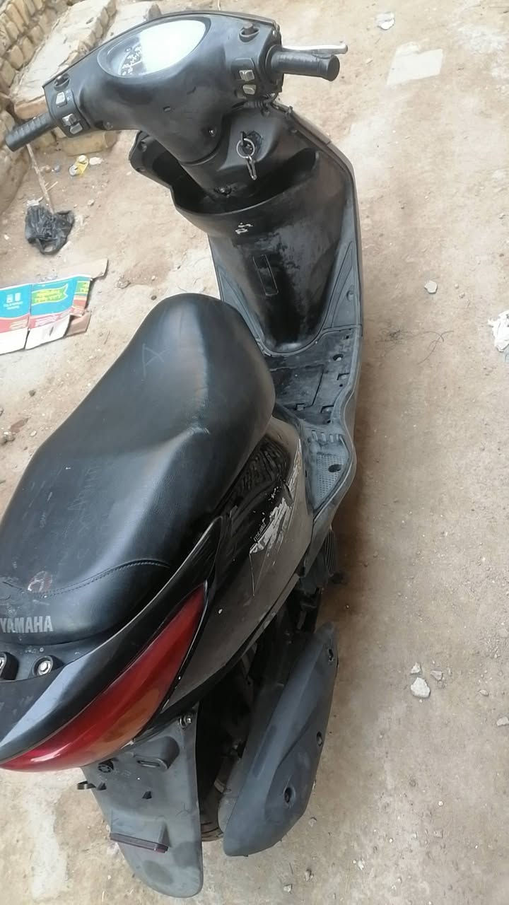 دراجه بريز دراجه خير من الله تعال وشوف ابعينك
نقصها بس سلف باتري موجود كلها شغاله بيها شلعه ومعدل تاكل الكاع سعرها 600 وبيها مجال شي بصيط حك الجيه رقمي ***********
