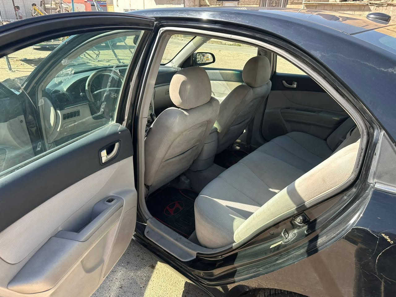 السلام عليكم 
سوناتا للبيع او مراوس 
سوناتا موديل 8 امريكي مكينه 6 مكفولة حادث باب السائق والباقي كله ليبل واحد مكينه وكير مكفول صدر جديد تأير جديد تحكم ستيرن شاشة فتحة سقف تبريد مكفول صدر جديد العنوان بغداد بسمي ***********السعر 85
سونار
