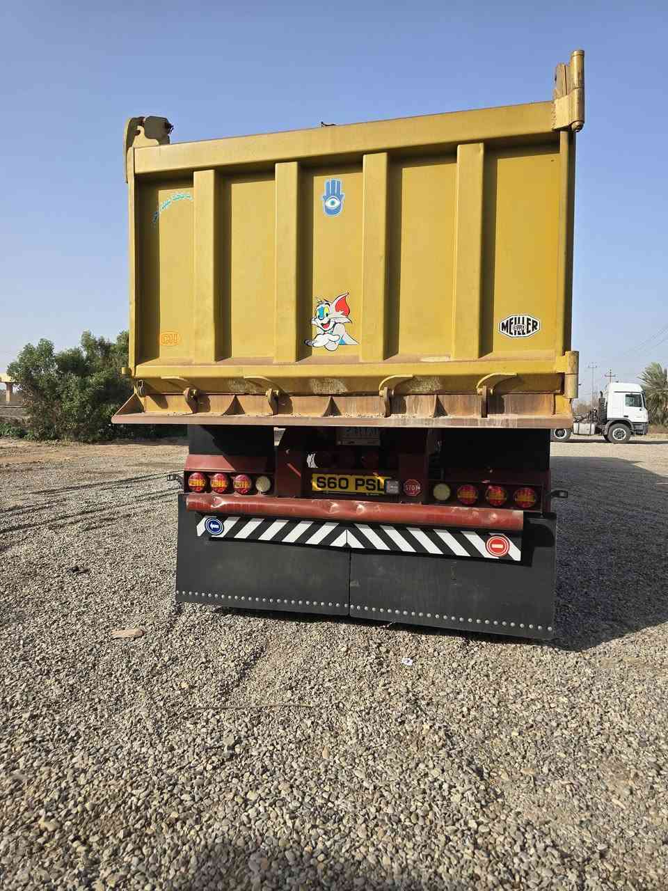 سلام عليكم للبيع البي قاطرة مقطورة موديل1989 حديث بلادي مكينه 35 لا تنقيص ولا تبخير كير155كهربائي مجموعه جيئف اصل سنكل طويله مامطوله رقم انبار مربوطه وكامله بسمي تحويل ثاني يوم سنويه ل28 اكثر الاستفسار الاتصال على الرقم***********او***********
