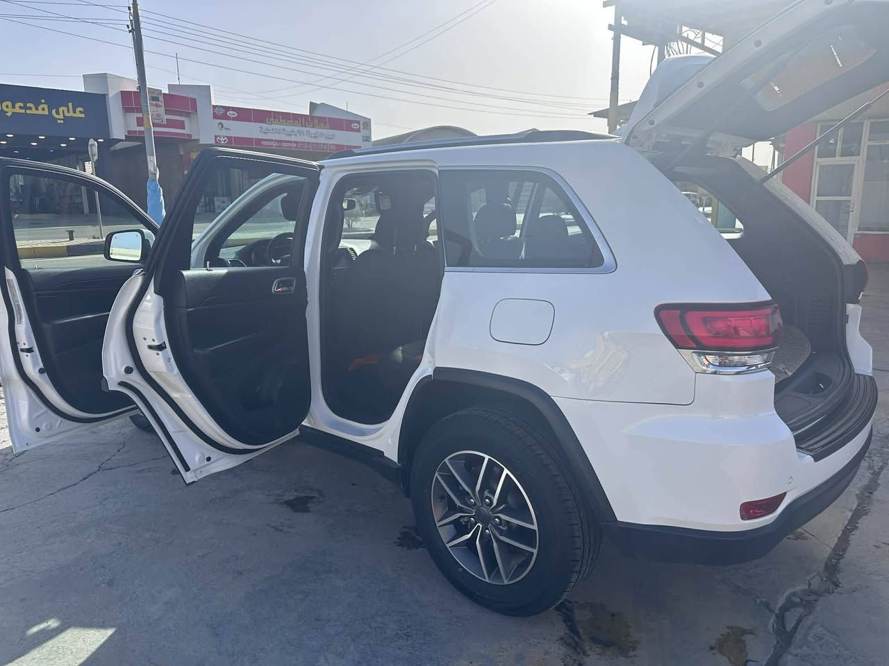 السلام عليكم جيب لاريد فول 21 خليجي كفاله عامه رقم بغداد ماشيه 90 سياره جديده حيل ما بيها اي نقص بيع ومراوس 
ذي قار الفجر 
تلفون ***********
السعر 265
