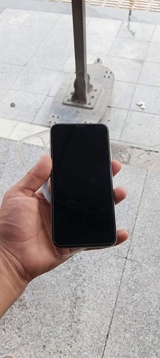 ايفون 11 برو ماكس 256 دبل سيم
مبدل شاشه اصليه من جهاز لجهاز يعني بلاديه بس بيها بفطرين بسيط جهاز لوك باتري 100 مبدل اصليه من ابل جهاز جديد كارتون غراض ويا 

سعر 250 بيها مجال بسيط 

عنوان كركوك 

***********
