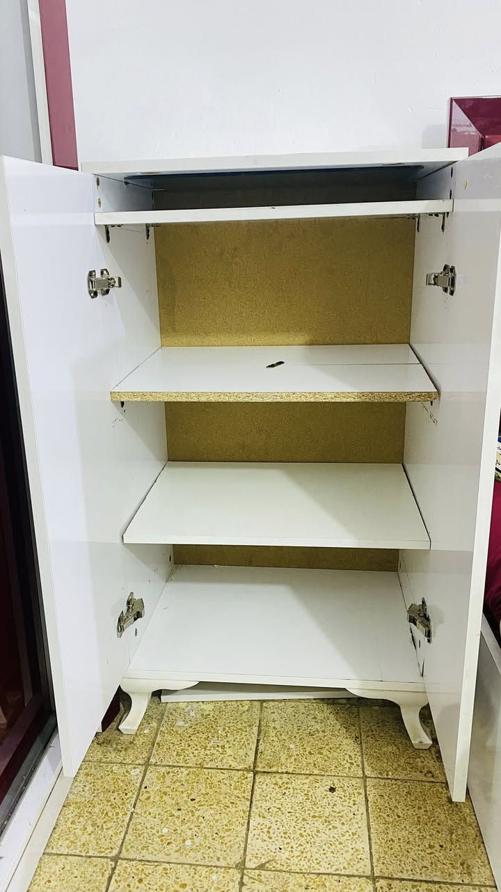 يرهم جزامة يرهم   بوفية
السعر 40 قفل 
التحرير قرب ابو دريس 
للتواصل ***********
