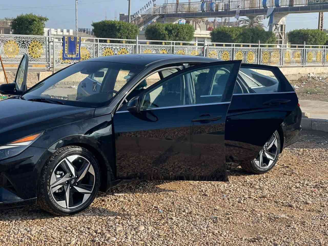 السلام عليكم اخوان
هيونداي النترا 2022 

رقم اربيل 

وارد امريكي 

السعر  153 وبيها مجال بسيط 

محرك 2000 دوش المرغوب 

فول مواصفات 1/1

فتحة سقف

تدفئة كشنات 

انارة داخلية متغيرة الالوان

تدفئة ستيرن 

بصمة تشغيل + بصمة ابواب + تشغيل عن بعد

رادار امامي + جانبي + خلفي 

تحديد مسار 

مراقبة نقطة عمياء 

3 انظمة قيادة ( Eco + Normal +Sport )

جنطة ذكية تفتح عند الاقتراب 

مانع انزلاق 

شاشة تدعم كار بلي + اندرويد 

ويل كب 

لد نهاري 

تحكم ستيرن 

كروز سرعة 

اوتو بريك ( نظام البريك التلقائي للطوارئ ) 

بعد بيها مواصفات 
السيارة بيها قطعة صبغ وحدة فقط ( البنيد بدون دواخل )
السيارة جديدة ما بيها اي نقص 

رقم اربيل تريد تحويل تريد وكالة اني حاضر 

مكان السيارة بغداد

رقم الهاتف ***********
