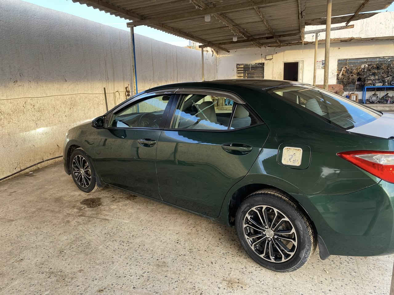 السلام عليكم 
كورلا موديل 2014

كير مكينة مكفول

بيها ضرر جاملغ وبنيد وجاملغ خلفي بي كلير بدون دواخل السعر 120 وبيها مجال 

الرقم ***********
