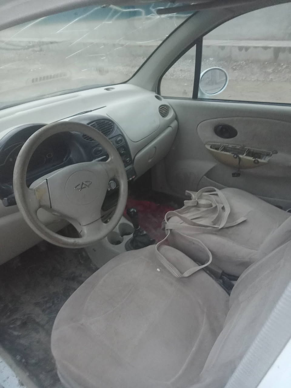 السلام عليكم كيو كيو موديل 2009رقم بغداد سنويه ساقطه تحويل     سياره كشرها حلو تبريد تدفئه نار داخلها كلش حلو عنوان السياره سامراء سعر السياره 22وبيها مجال رقم تيلفون ***********
