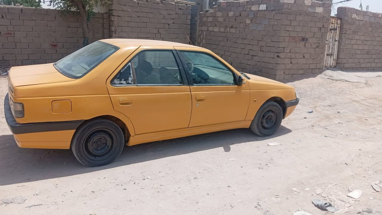 بيجو 405 رقم بصره الماني مكينه بيه كازكيت بس شرط لا دخانه ولا صوت وناعمه كير كارتون حداده طوبه دواخل كارتون سياره ضربه ما بيه سعر 10 وبيه مجال للستفسار ***********
