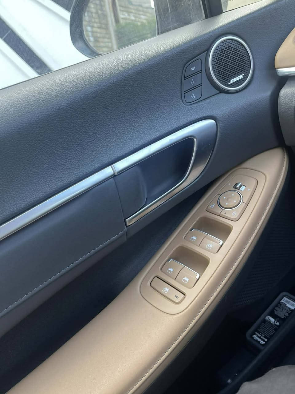 السلام عليكم 
من رخصة الجميع 
سوناتا 2020 وارد امريكي رقم اربيل بسمي 
محرك 1600 توربو 
فول الفول الفول ام الكامرات وداتا  شو 
كفاله من كلشي وجاهزه 
حادثها بنيد بدون ايرباك وبدون دواخل 
السعر  165 وبيه
للاستفسار 
***********
بغداد حي الاطباء
