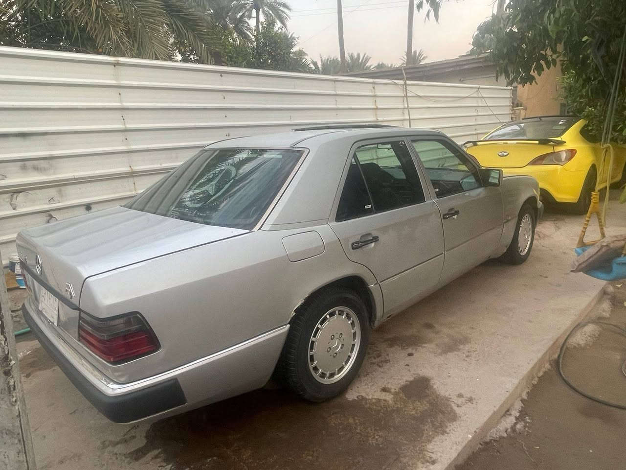 السلام عليكم مارسيدس دب٣٠٠موديل ٩٠
محرك كير بلاد قبق اسود
صدر امامي خلفي جديد
تخم تايرجديد
سيارةبيهاجاملغ خلفي صبغ فقط 
بيهاجراد لان بلادية
الشراي يتصل***********
السعر٦٧مكانهابغداد
