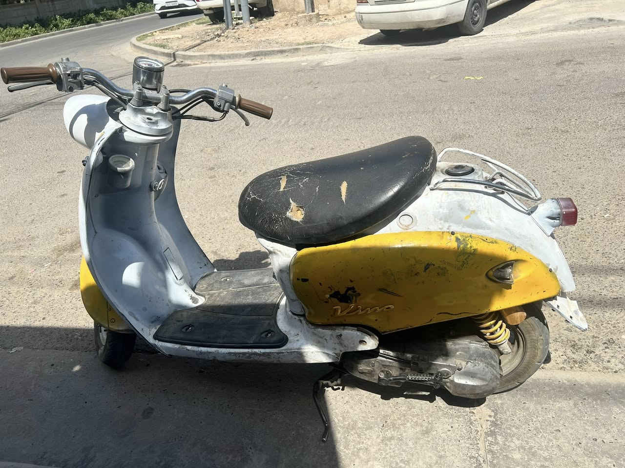 للبيع مستعجل ب150 كامله  باتري مابيها شغاله هندر مكاتبه موجوده كلجات وقايش جديد يحتاج كفرات 
***********
