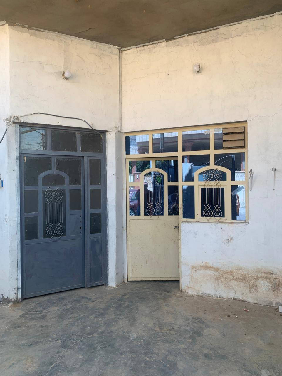 بيت البيع المساحه 125متر قطعه ومقطعه قريب ستادمفيد سعر 55وبي مجال ***********
