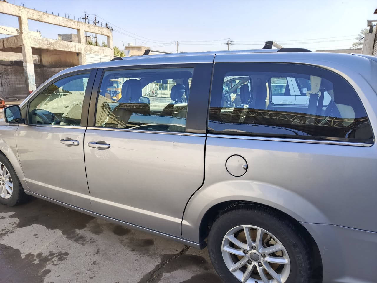 دوج كرفان 2019
مواصفات sxt
بچم كبس
تخم تاير جديد 
دشبول طافي لا عطل بيها
3قطع تبريد
كشن بلع
كشن كهرب
كشنات جلد
ابواب كهرب
صندوق كهرب
محرك ما مفتوح
ماشيه 95 شرط حقيقي
ستخدام شخصي شرط ما مشتغله
خير من الله السيارة 
 خط حادث امريكا فقط وموجود بالصور باب وچاملغ خلفي فقط 
سعر 178 $
عنوان بغداد 
رقم***********
